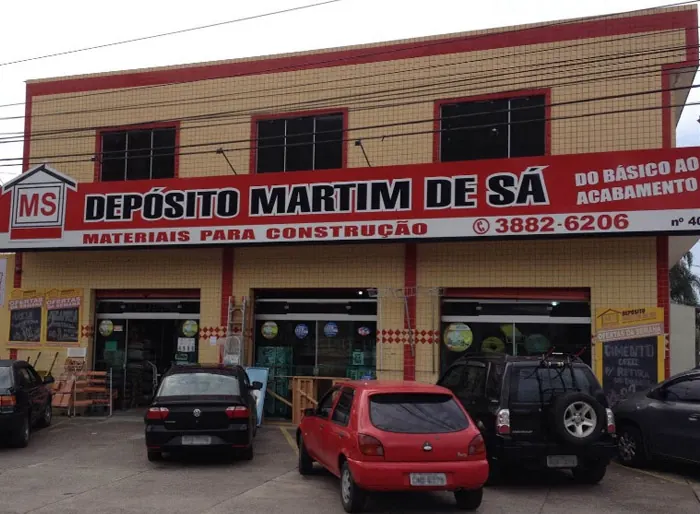 Fachada do Depósito Martim de Sá na Av. Marginal, 400, em Caraguatatuba